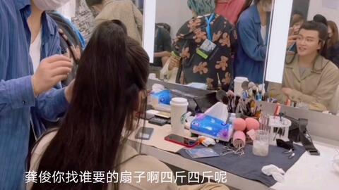 白衣教练吃瓜,揭秘体育圈幕后趣闻