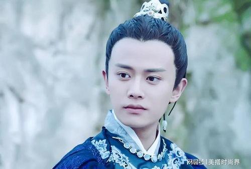 任嘉伦现场吃瓜